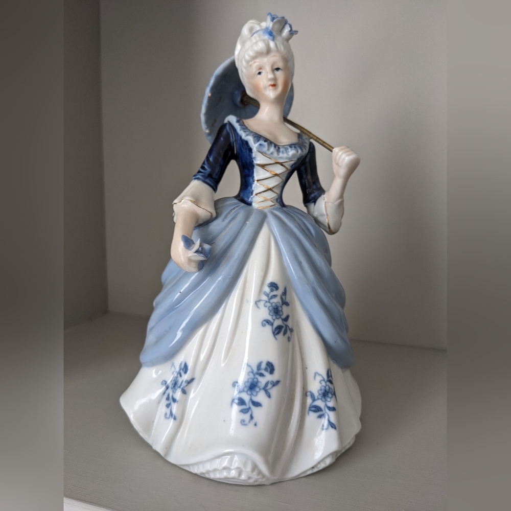 Vintage Victorian Ceramic Figure